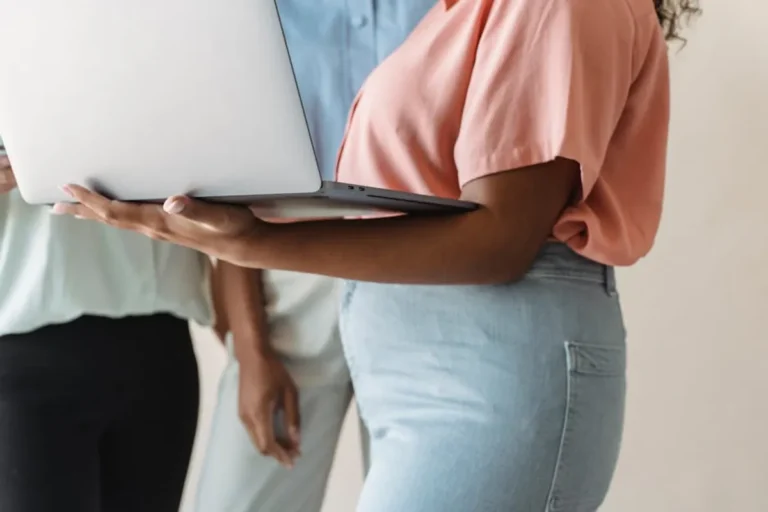 BBW Meaning: What It Means in Text and Online Slang