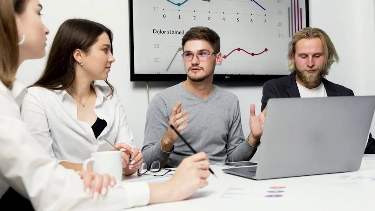 How to Explain Technical Products to Non-Technical Buyers