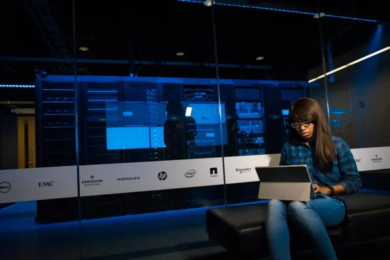 How to Turn Nadine Caridi Into a Useful Guide for online shoppers and niche retailers