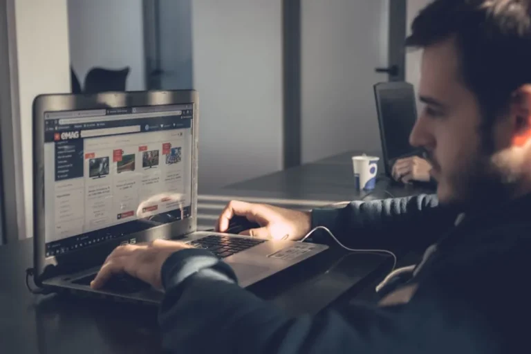 The Search Demand Behind apkek.org App Download Searches: What to Cover First